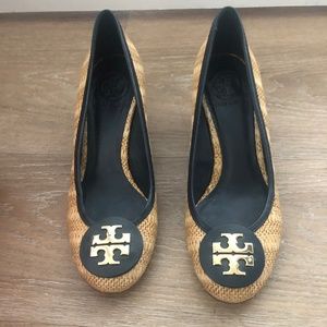 Tory Burch Sally Raffia Straw Wedge Pump Size 8.5